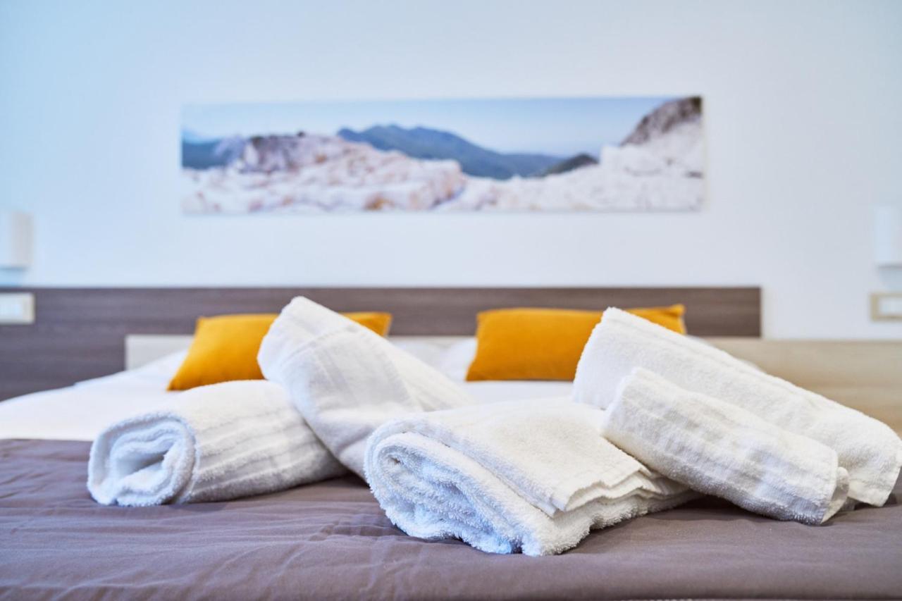 Firmafede Guest House Sarzana Exteriör bild