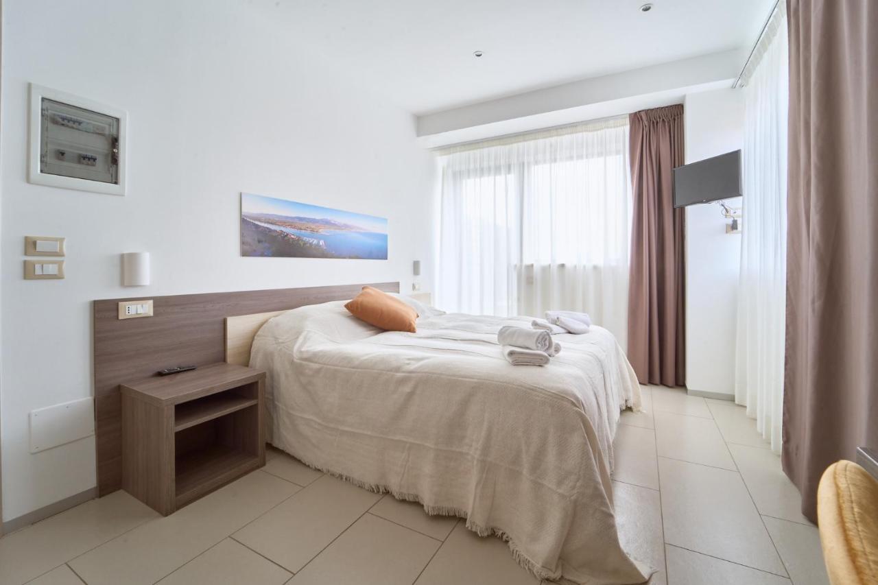 Firmafede Guest House Sarzana Exteriör bild
