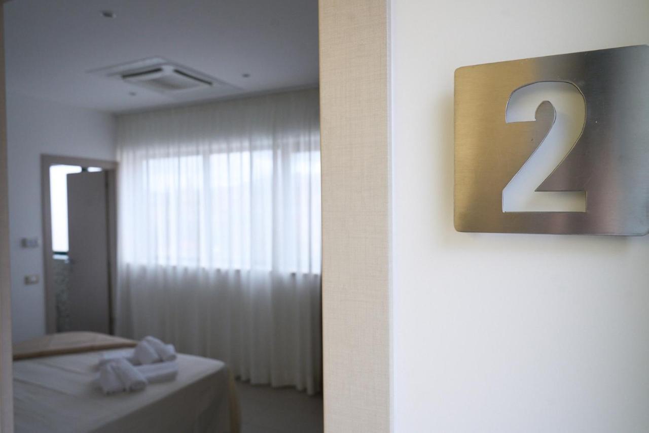 Firmafede Guest House Sarzana Exteriör bild