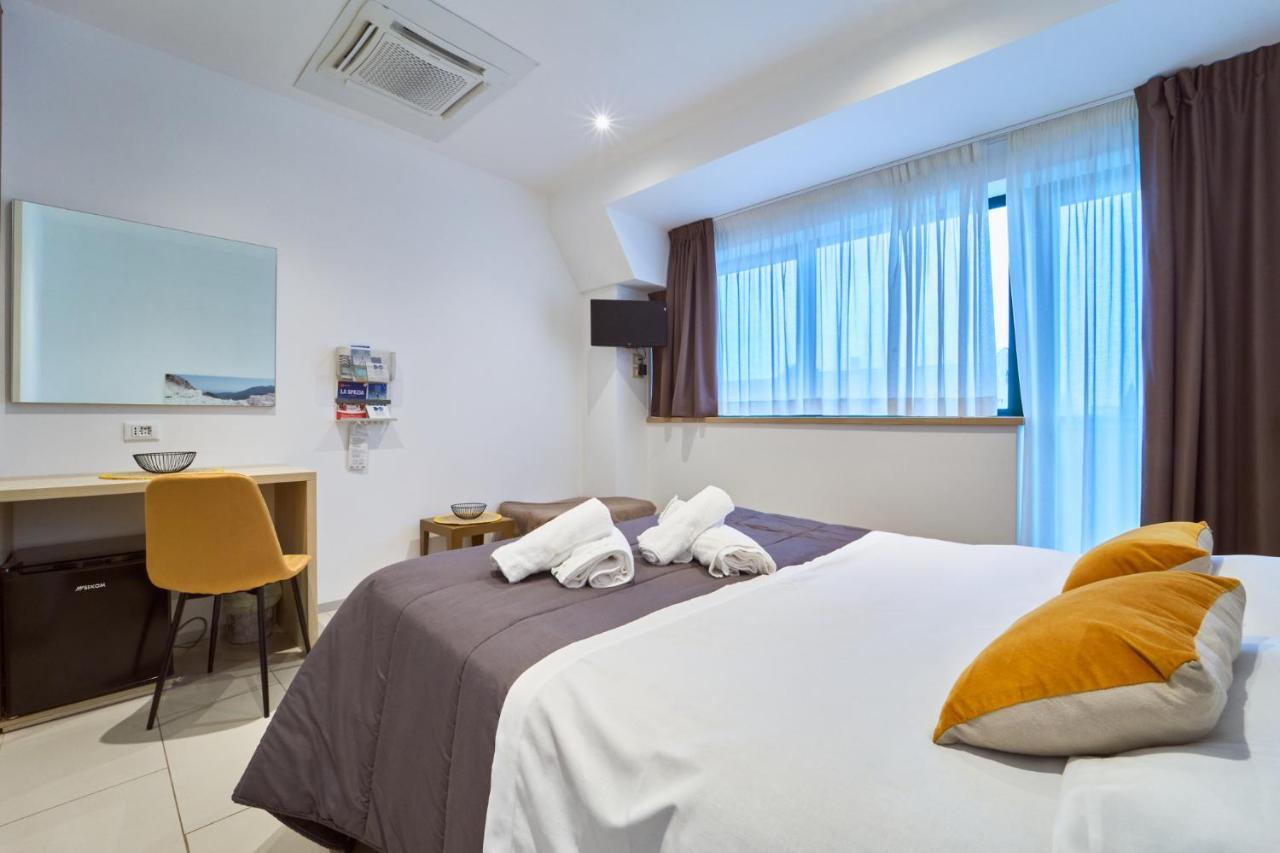 Firmafede Guest House Sarzana Exteriör bild